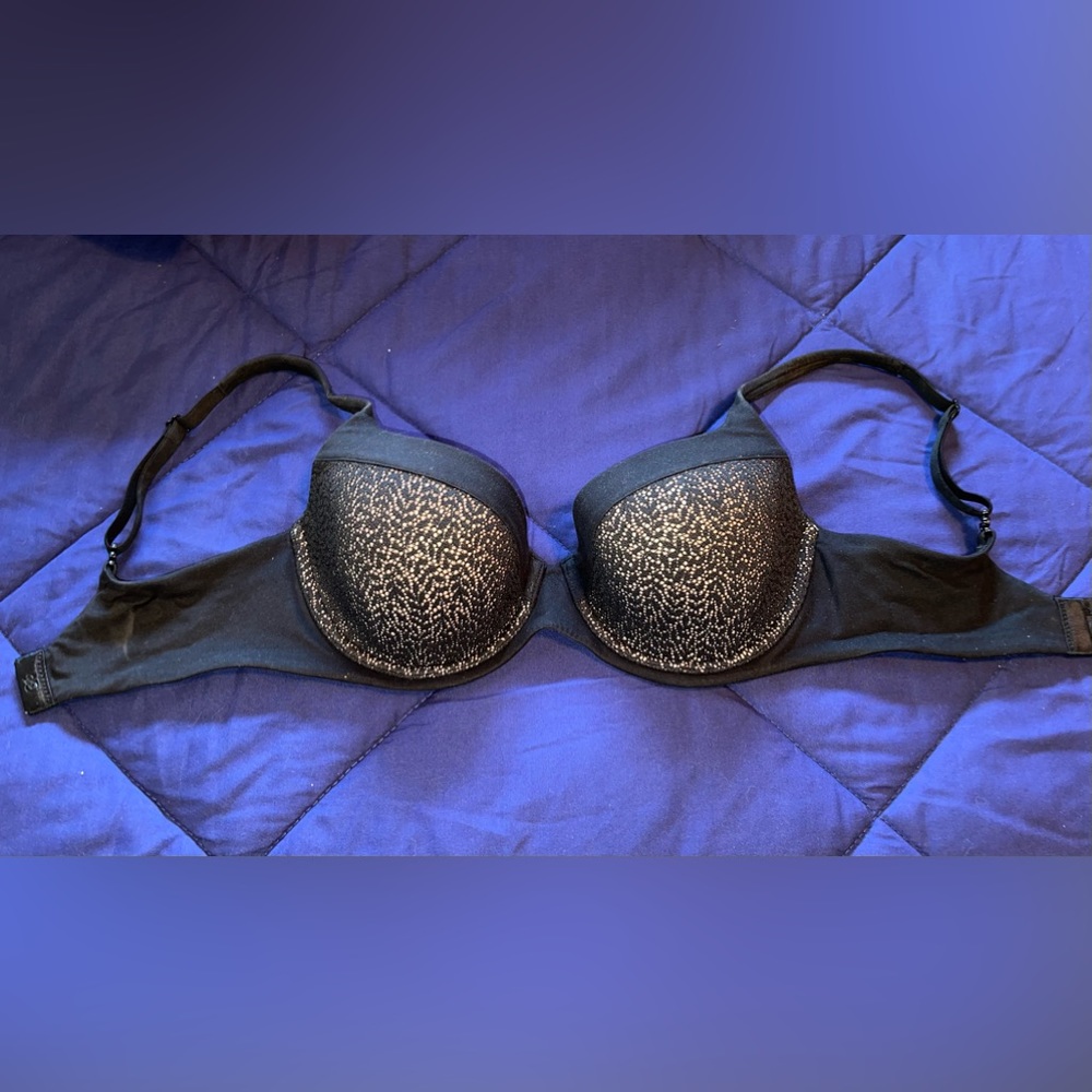 32DD Like new body by Victoria lined Demi